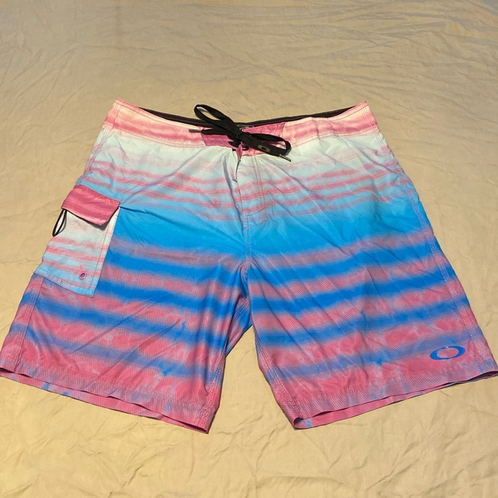 Oakley men’s size 36 swim trunks
